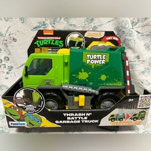 Teanage Mutant Ninja Turtles Thrash N’ Battle Garage Truck … 2023 … NEW …